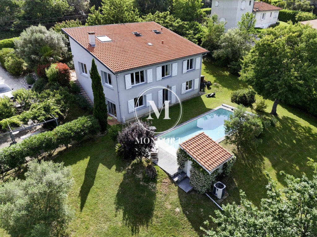Maison Montrabe de 200m2 avec environnement intime.