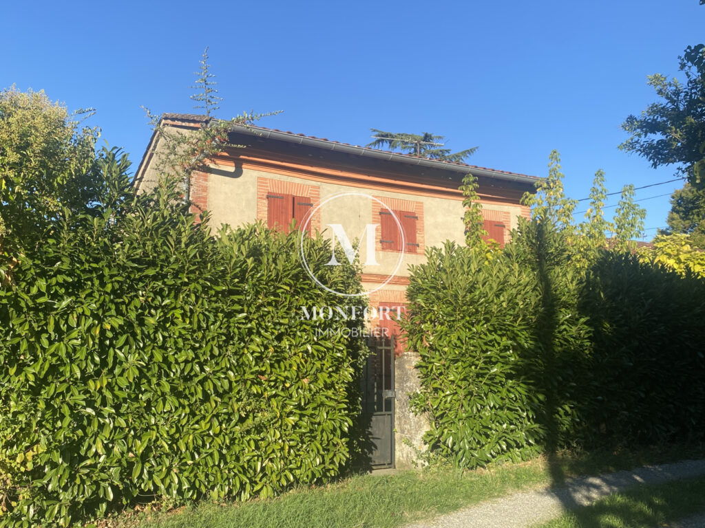 Maison de plain-pied de 77 m2 a rénover à Lapeyrouse-Fossat