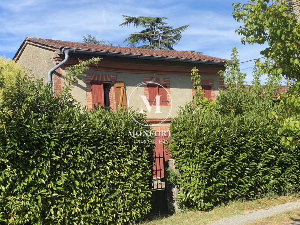 Maison de plain-pied de 77 m2 a rénover à Lapeyrouse-Fossat