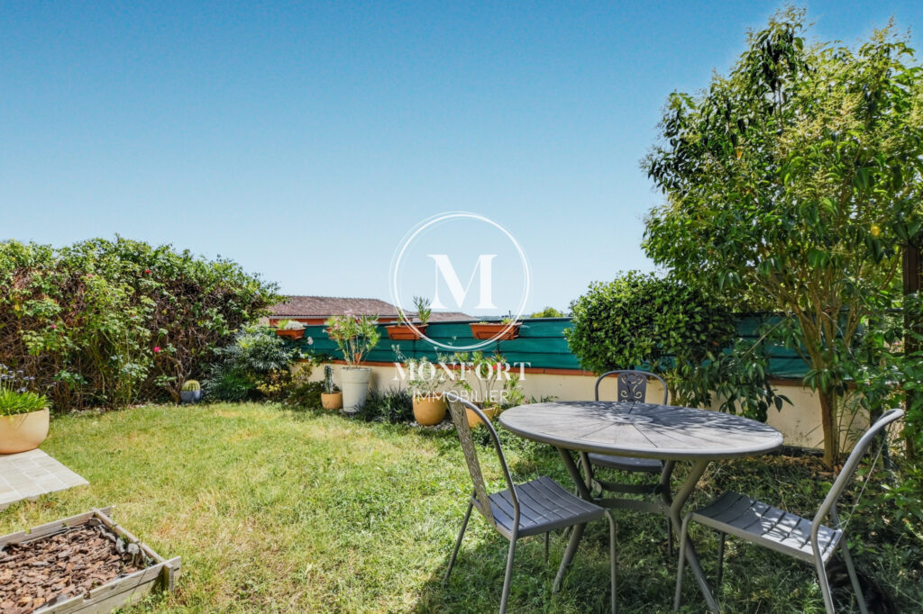 Charmant T3 duplex avec jardin et parking à proximité de tou