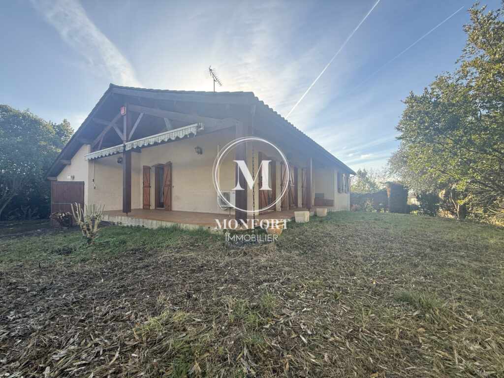 Charmante maison T4 plain pied avec piscine.