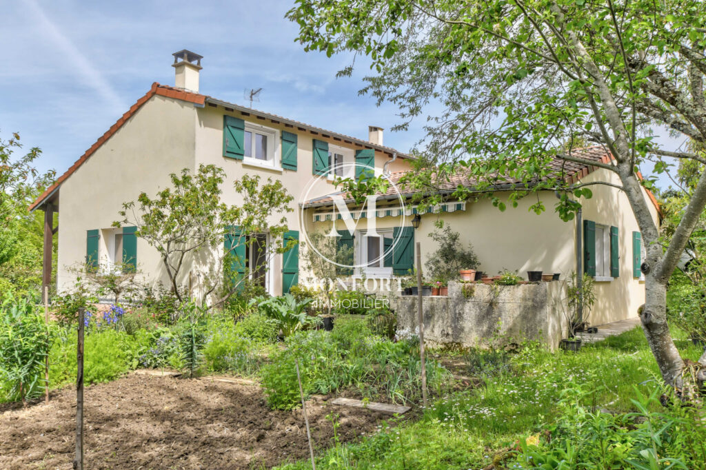 Maison T7 de 148m2 / Quartier Résidentiel