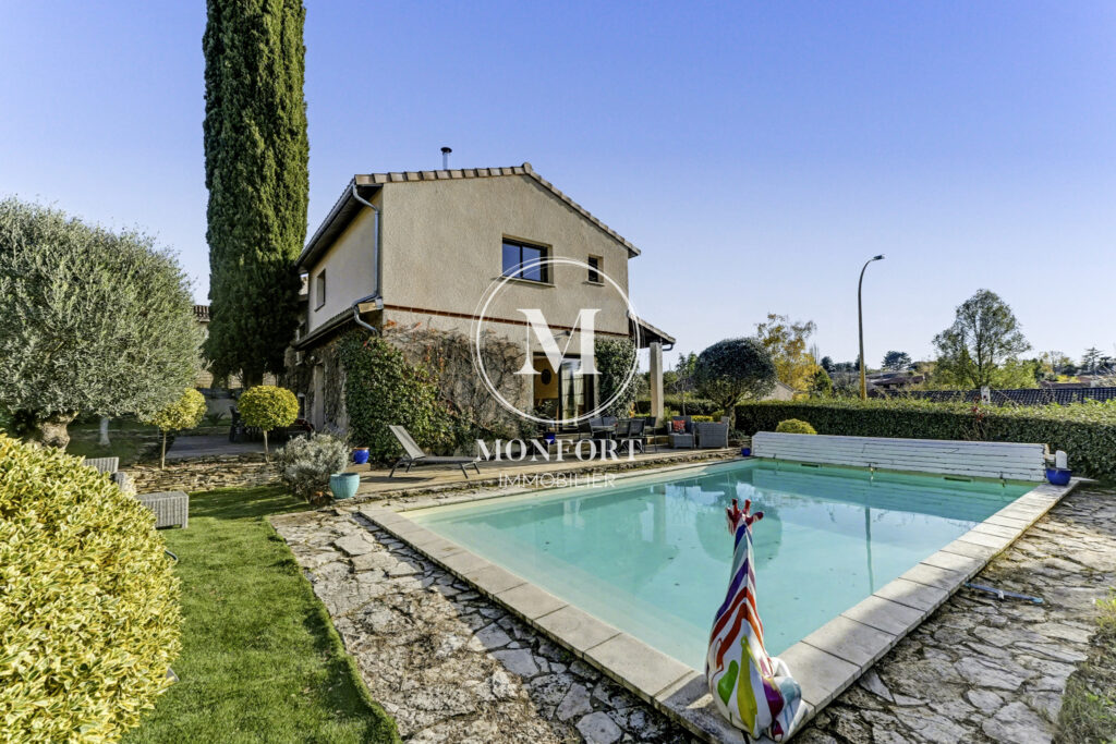 Grande maison familiale T9 avec piscine et dépendance