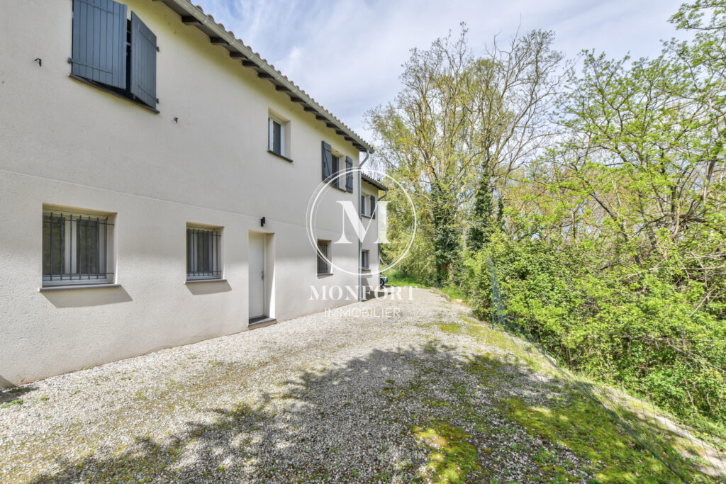 T4 moderne en lisière de bois