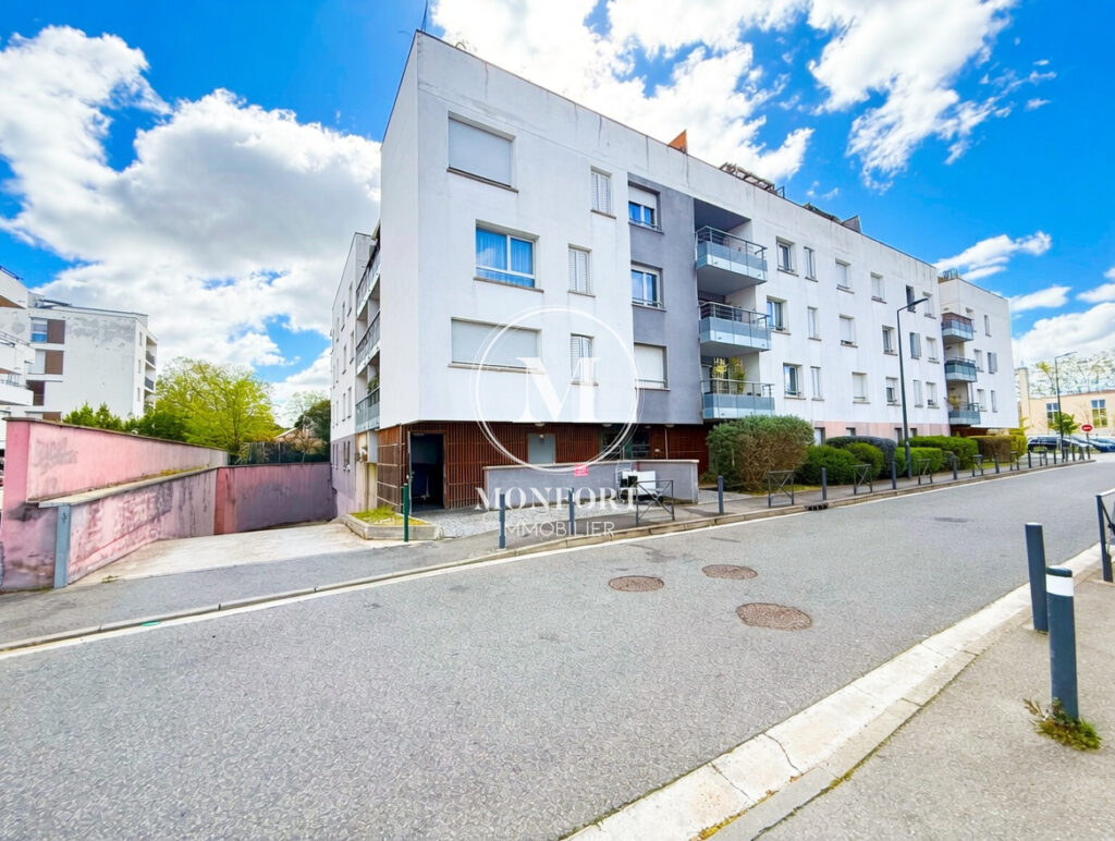 T2 dernier étage balcon + parking