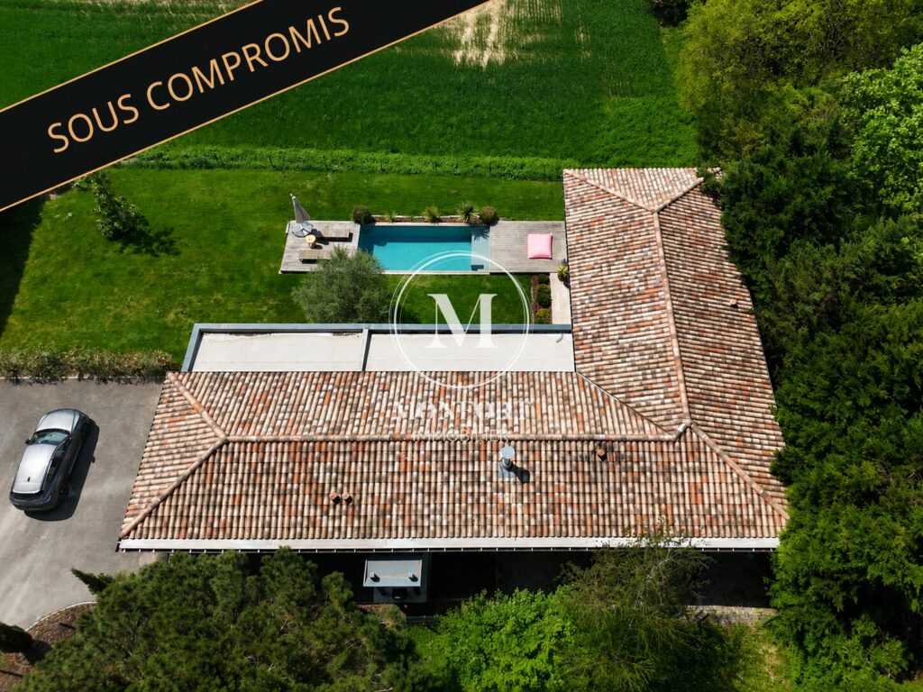 Villa contemporaine avec vue dégagée   un cadre de vie rare