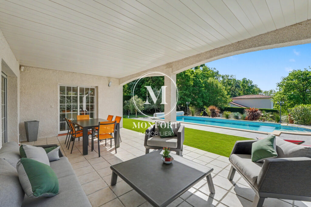 Villa familiale avec T1 indépendant, piscine.