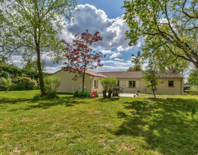 Maison spacieuse à vendre à Lapeyrouse Fossat