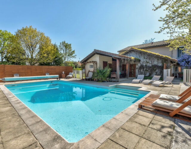 Maison toulousaine à vendre à Lapeyrouse Fossat avec piscine